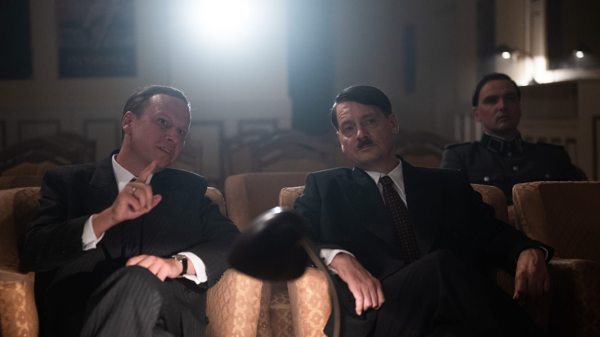 Gesehen: Führer und Verführer (2024) - Bilder als (Rüstungs-)Material